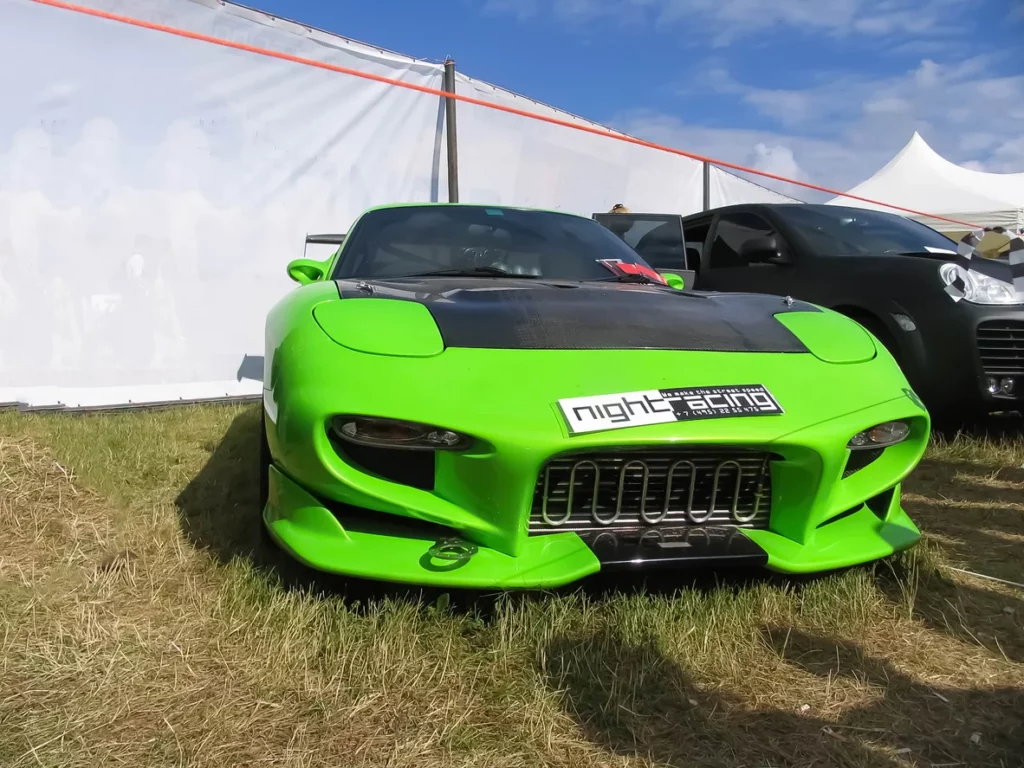 araç karbon kaplama yeşil yarış arabası